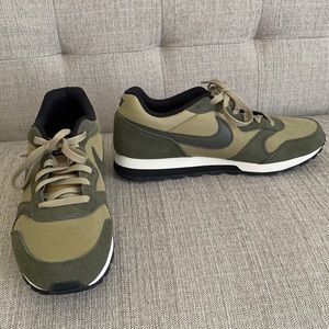 Nike MD Runner 2